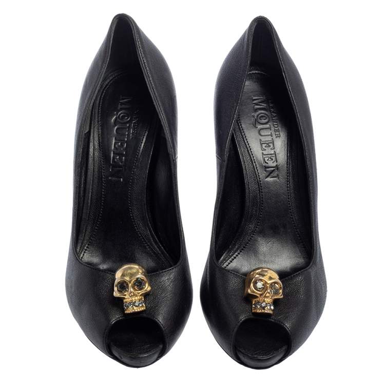 Pre Owned Alexander McQueen Black Leather Skull Embellished Peep Toe Pumps Size 37
