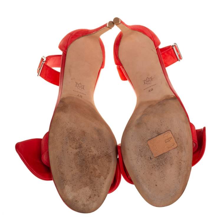 مملوكة مسبقًا Alexander McQueen Red Suede And Leather Bow Embellished Ankle Strap Sandals Size 40