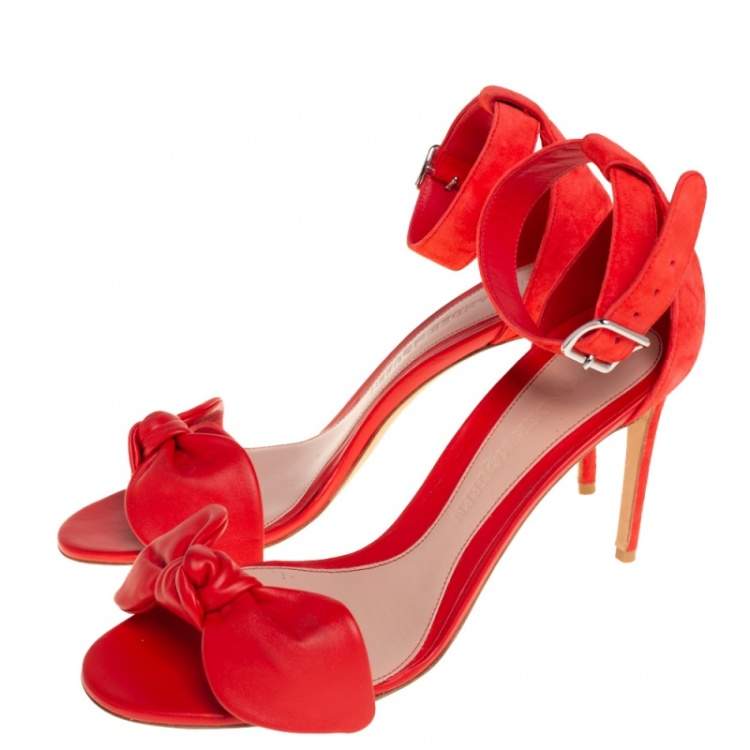 مملوكة مسبقًا Alexander McQueen Red Suede And Leather Bow Embellished Ankle Strap Sandals Size 40