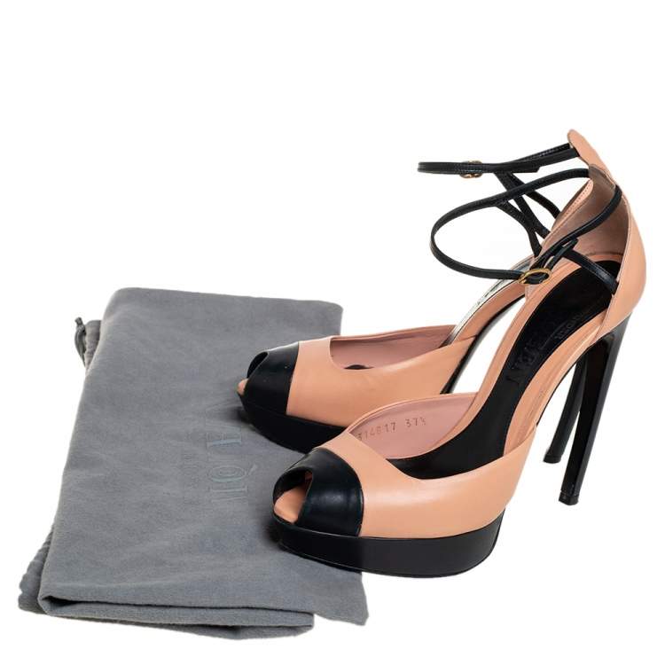Pre Owned Alexander McQueen Beige/Black Leather Peep Toe Ankle Strap Platform Sandals Size 37.5 