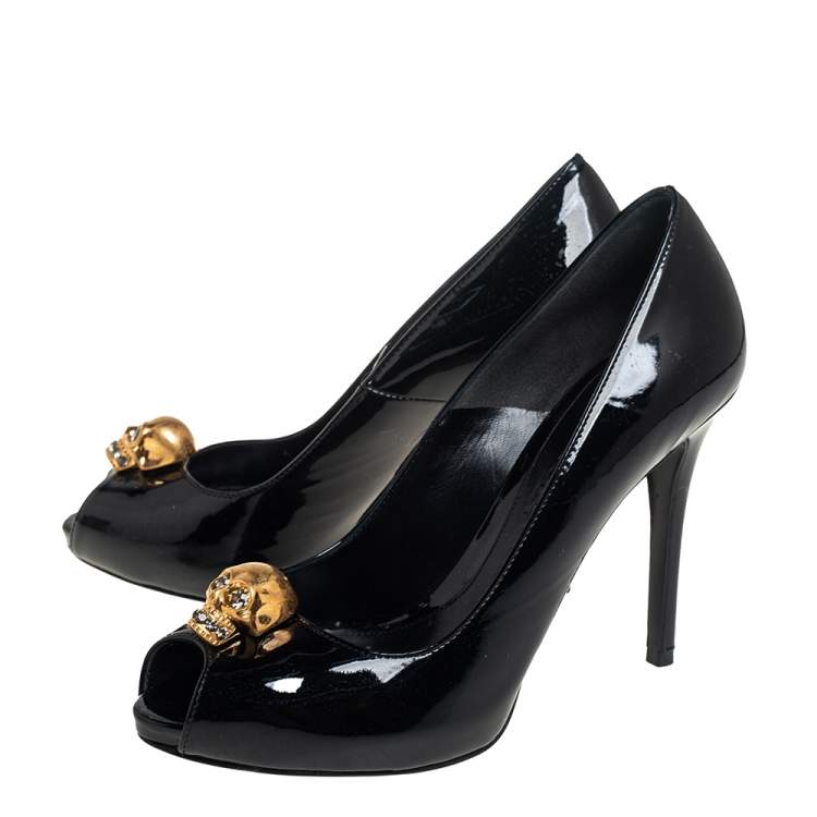 Pre Owned Alexander McQueen Black Patent Leather Crystal Embellished Skull Peep Toe Pumps Size 37