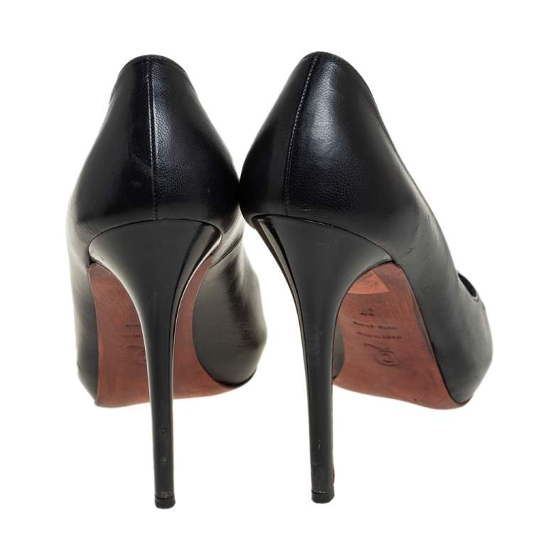 Pre Owned Alexander McQueen Black Leather Crystal Embellished Skull Detail Peep Toe Platform Pumps Size 37