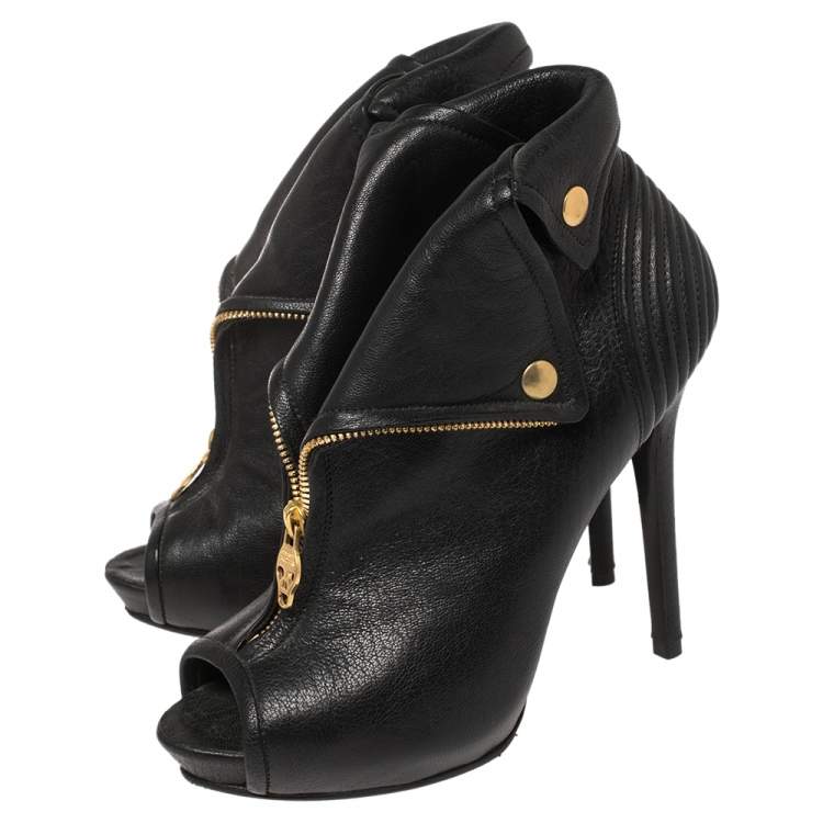 مملوكة مسبقًا Alexander McQueen Black Leather Faithful Skull Peep Toe Booties Size 38