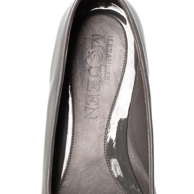 Pre Owned Alexander McQueen Grey Patent Leather Sequin Skull Smoking Slippers Size 39