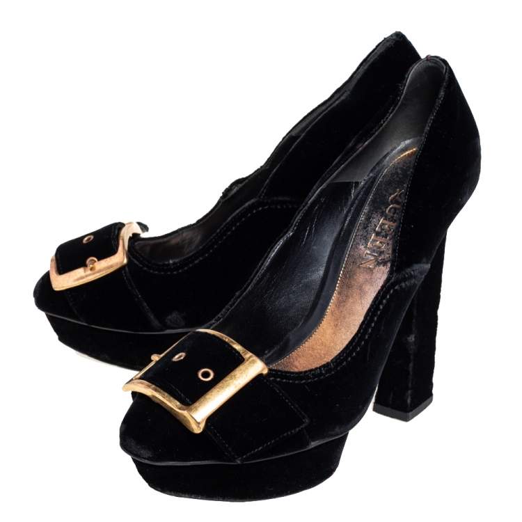 Pre Owned Alexander McQueen Black Velvet Buckle Platform Pumps Size 39