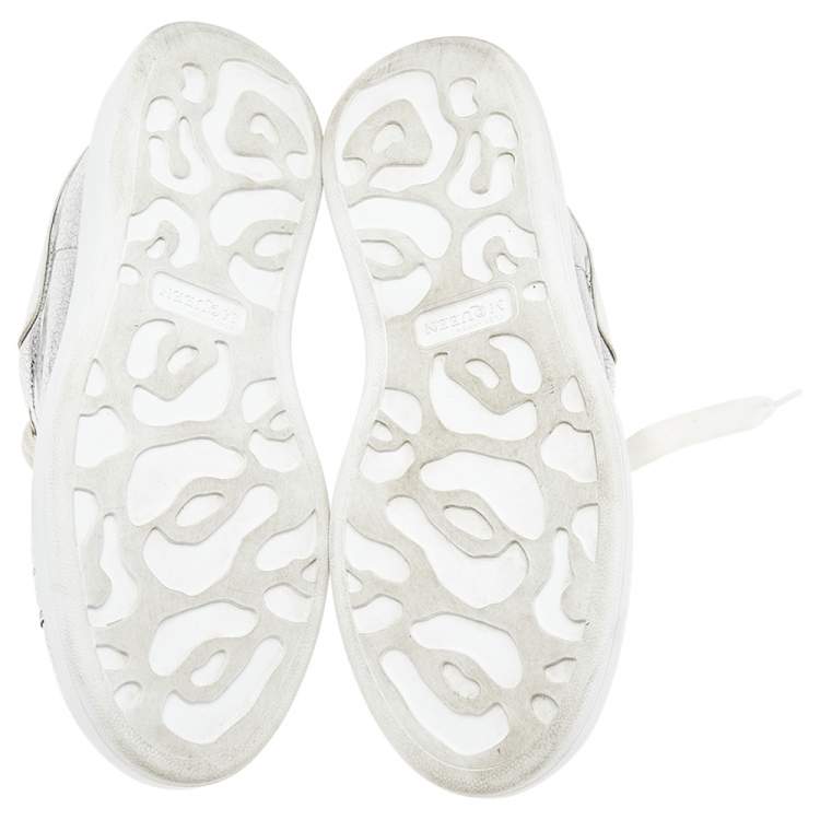 Pre Owned Alexander McQueen Metallic Silver Leather Larry Platform Lace Up Sneakers Size 38.5