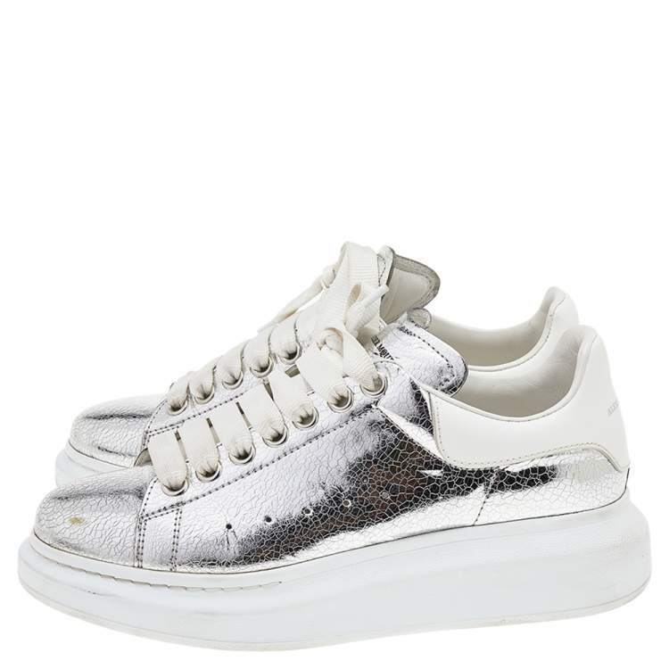 Pre Owned Alexander McQueen Metallic Silver Leather Larry Platform Lace Up Sneakers Size 38.5