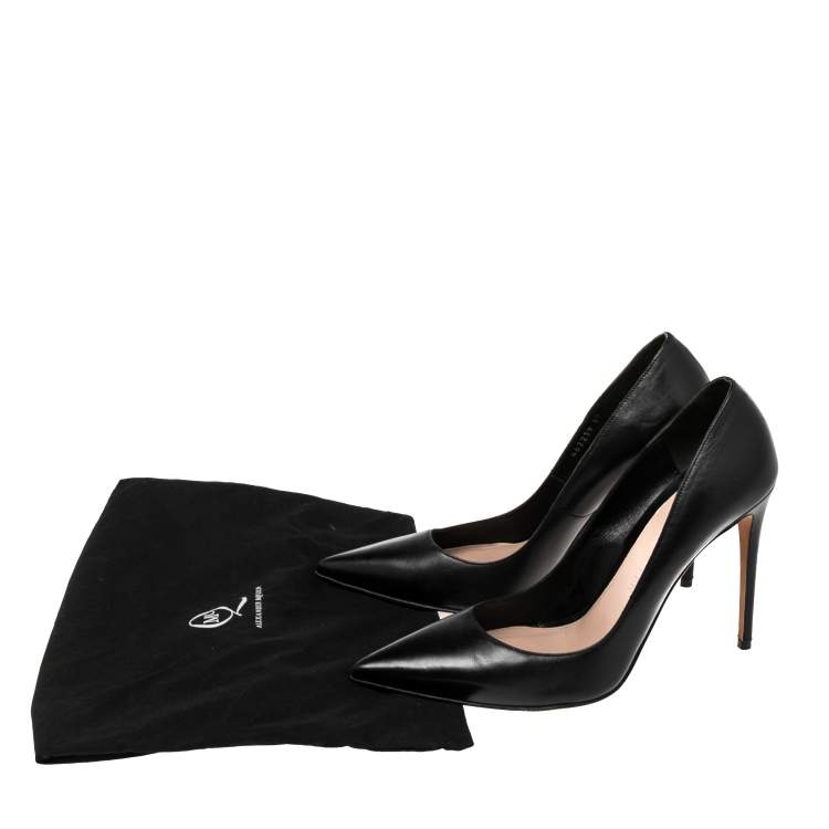 Pre Owned Alexander McQueen Black Leather Pointed Toe Pumps Size 39