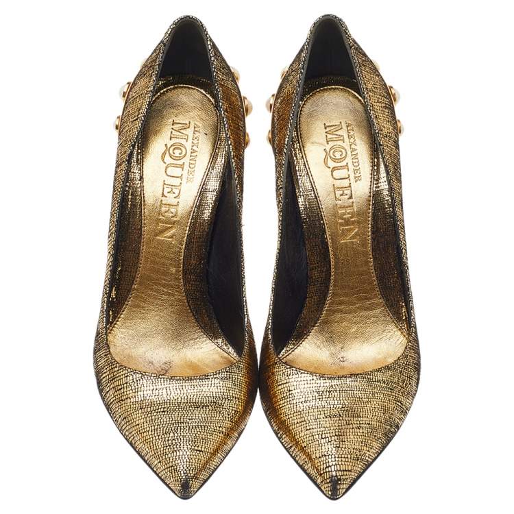 Pre Owned Alexander McQueen Metallic Gold Textured Leather Pearl Embellished Pointed Toe Pumps Size 36.5