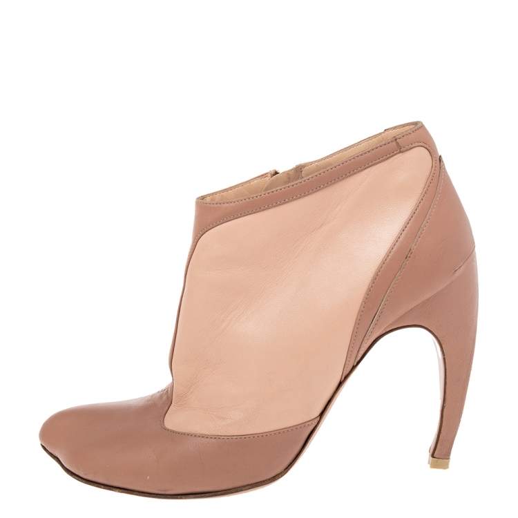 Pre Owned Alexander McQueen Beige Leather Size Zipper Booties Size 39