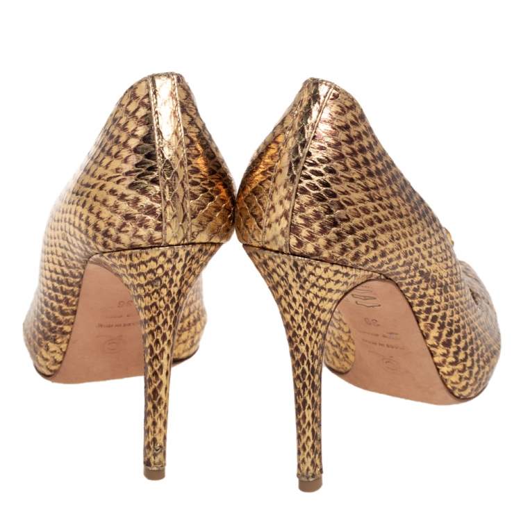 Pre Owned Alexander McQueen Metallic Gold Snakeskin Skull Detail Peep Toe Pumps Size 36