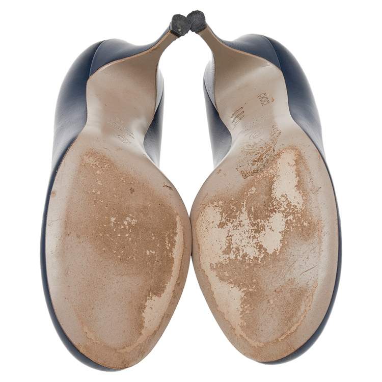 مملوكة مسبقًا Alexander McQueen Blue Leather Round Toe Pumps Size 38