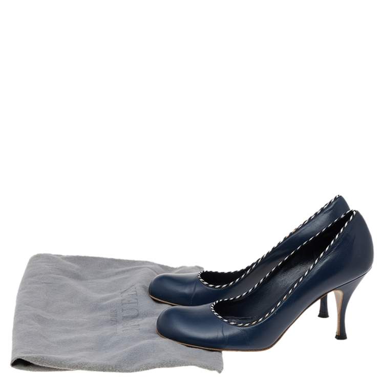 مملوكة مسبقًا Alexander McQueen Blue Leather Round Toe Pumps Size 38