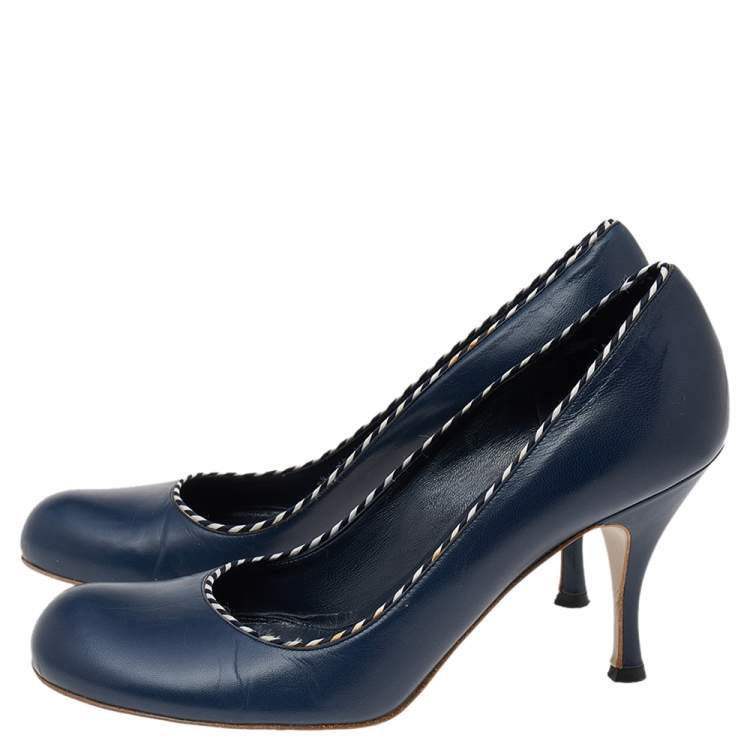 مملوكة مسبقًا Alexander McQueen Blue Leather Round Toe Pumps Size 38