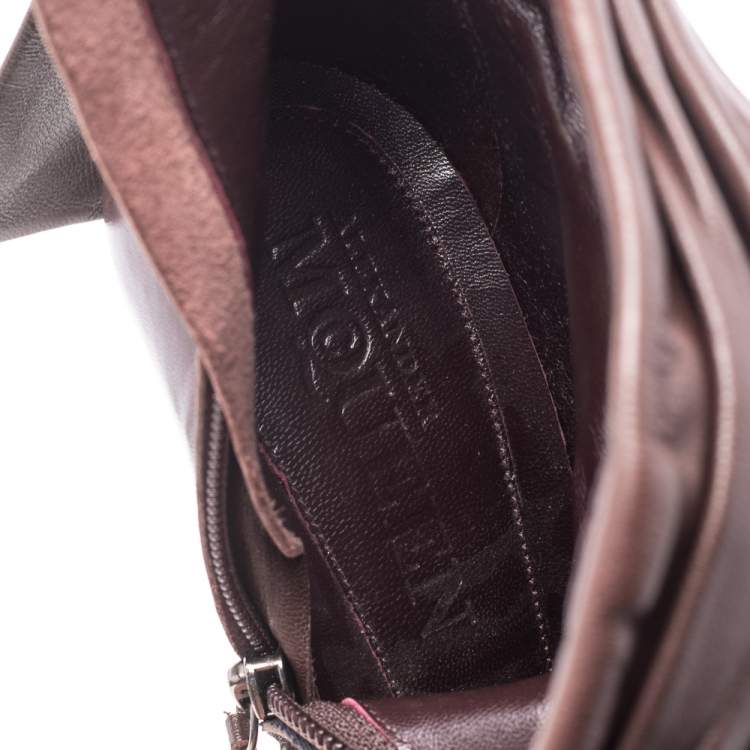 مملوكة مسبقًا Alexander McQueen Brown Leather Pleat And Knot Detail Ankle Boots Size 38