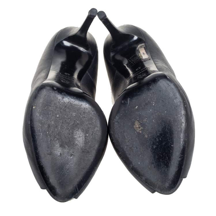 Pre Owned Alexander McQueen Black Leather Taupe Skull Peep Toe Pumps Size 40