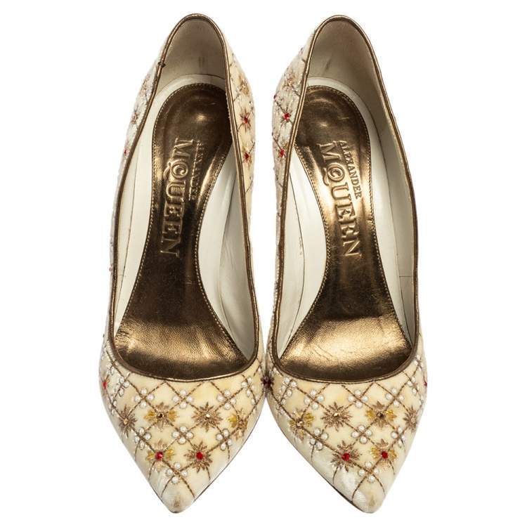 Pre Owned Alexander McQueen Cream Velvet Embellished  Pointed Toe Pumps Size 40