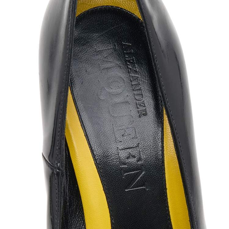Pre Owned Alexander McQueen Black Patent Leather Pointed Toe Pumps Size 38
