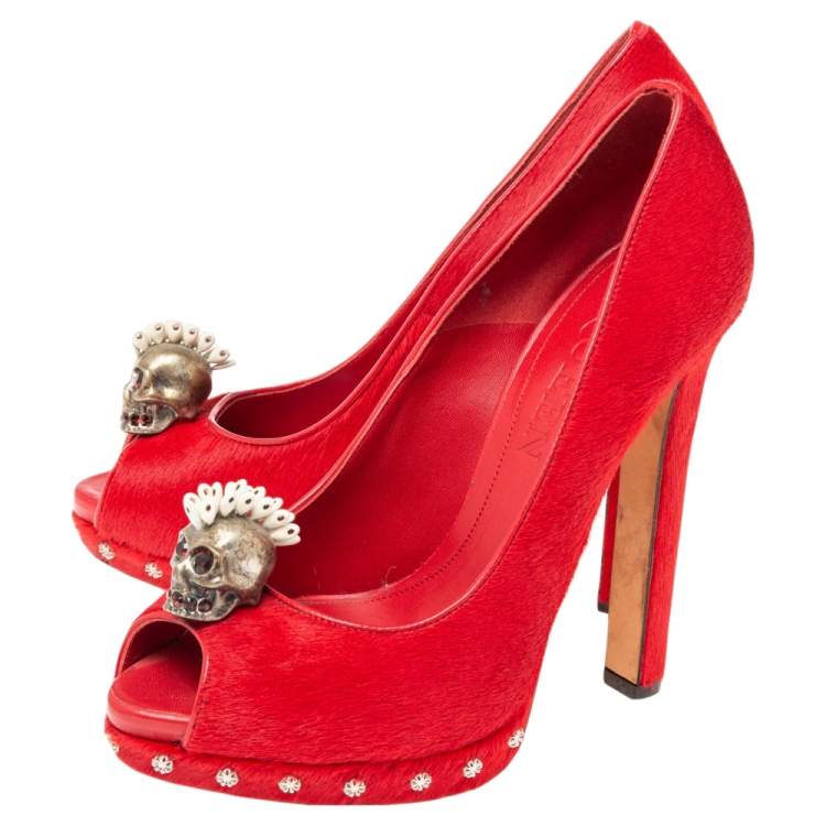 Pre Owned Alexander McQueen Red Calf Hair Embellished Skull Peep-Toe Pumps Size 38