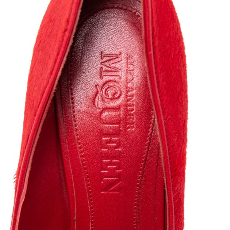 Pre Owned Alexander McQueen Red Calf Hair Embellished Skull Peep-Toe Pumps Size 38