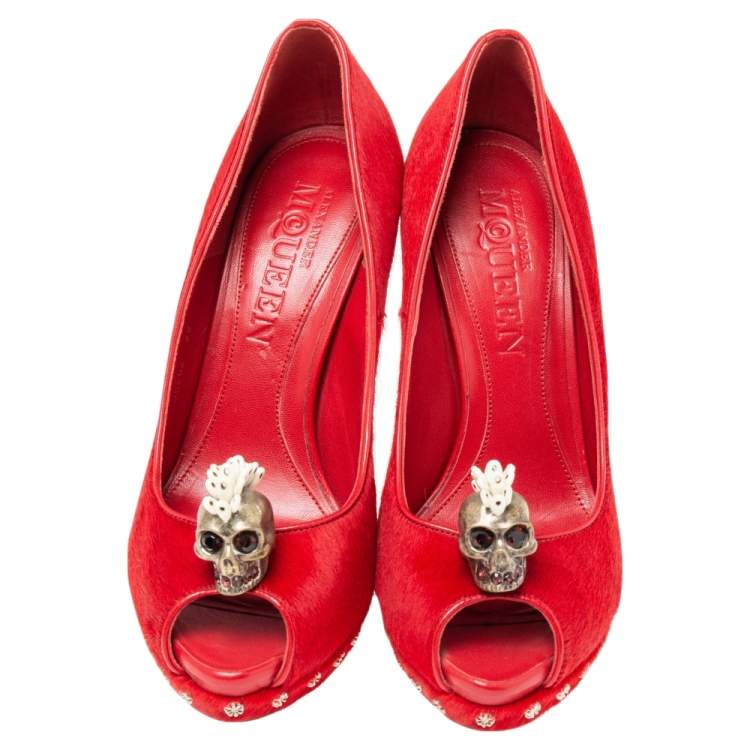 Pre Owned Alexander McQueen Red Calf Hair Embellished Skull Peep-Toe Pumps Size 38