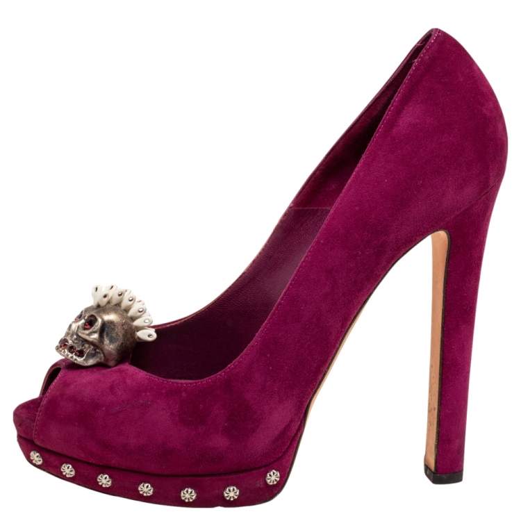 Pre Owned Alexander McQueen Purple Suede Embellished Skull Peep Toe Pumps Size 38.5