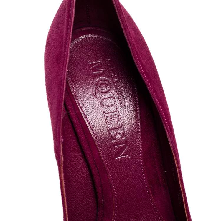 Pre Owned Alexander McQueen Purple Suede Embellished Skull Peep Toe Pumps Size 38.5