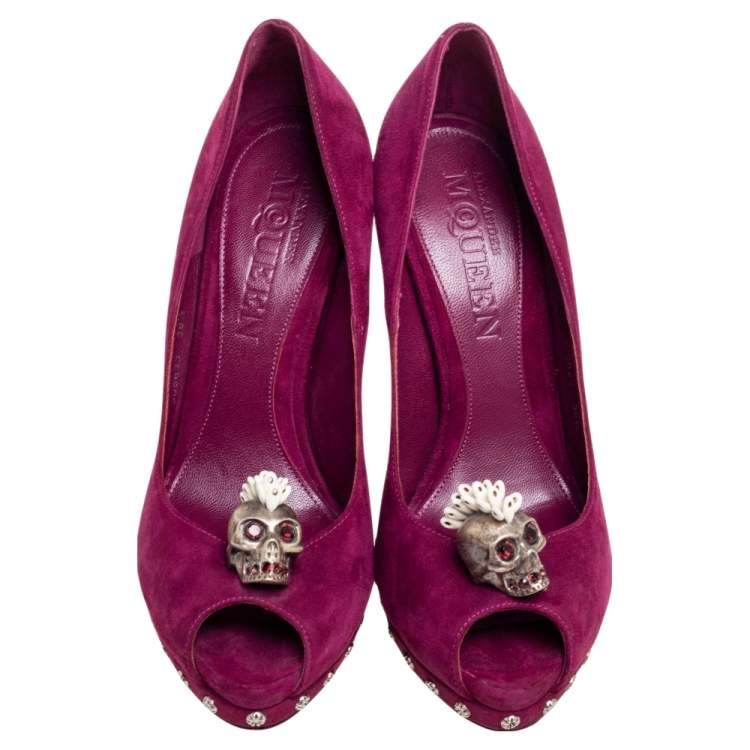 Pre Owned Alexander McQueen Purple Suede Embellished Skull Peep Toe Pumps Size 38.5