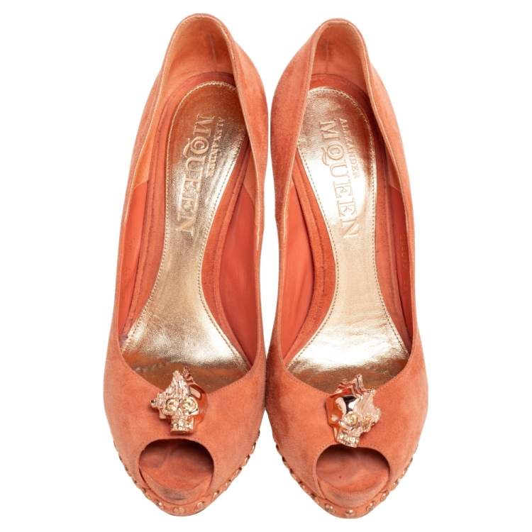 Pre Owned Alexander McQueen Orange Suede Skull Peep Toe Pumps Size 38.5 