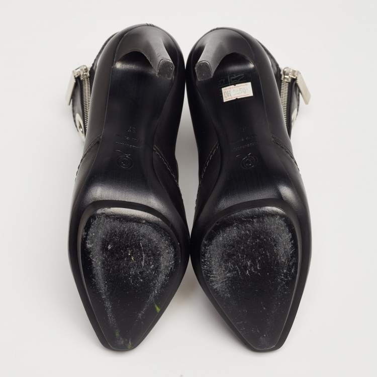 Pre Owned Alexander McQueen Black Leather Eyelet Detail Ankle Booties Size 37