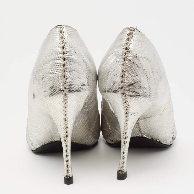 Pre Owned Alexander McQueen Silver Lizard Embossed Leather Peep-Toe Pumps Size 37.5