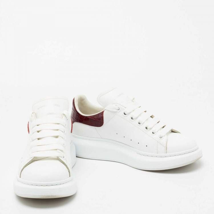 Pre Owned Alexander McQueen White/Burgundy Croc Embossed Leather Larry Low Top Sneakers Size 39
