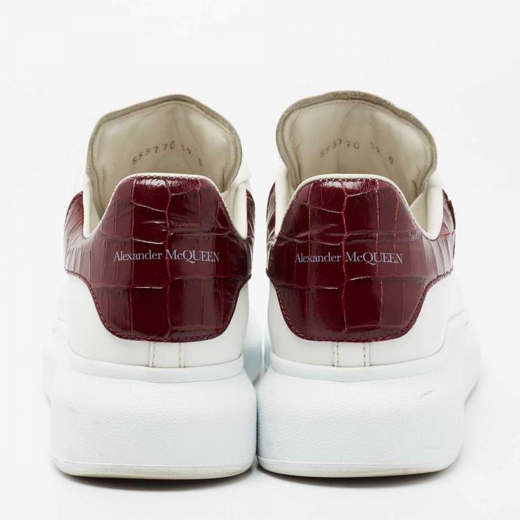 Pre Owned Alexander McQueen White/Burgundy Croc Embossed Leather Larry Low Top Sneakers Size 39
