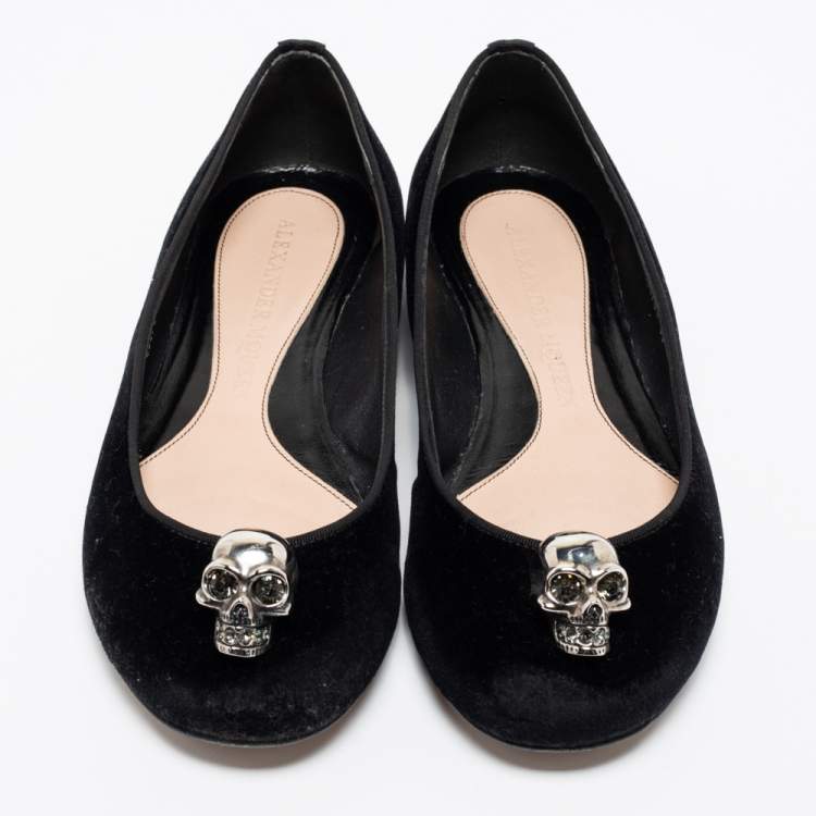 Pre Owned Alexander McQueen Black Velvet Skull Ballet Flats Size 38