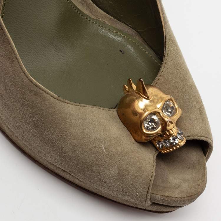 Pre Owned Alexander McQueen Green Suede Crystal Embellished Skull Peep Toe Pumps Size 38.5