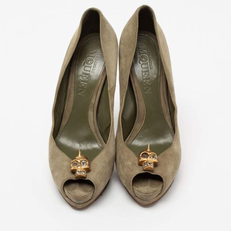 Pre Owned Alexander McQueen Green Suede Crystal Embellished Skull Peep Toe Pumps Size 38.5