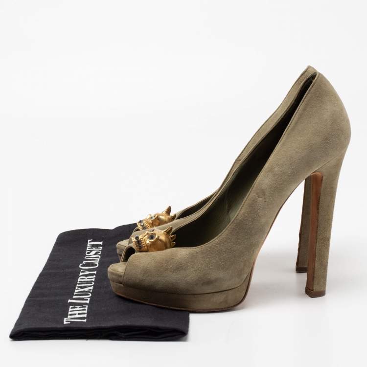 Pre Owned Alexander McQueen Green Suede Crystal Embellished Skull Peep Toe Pumps Size 38.5
