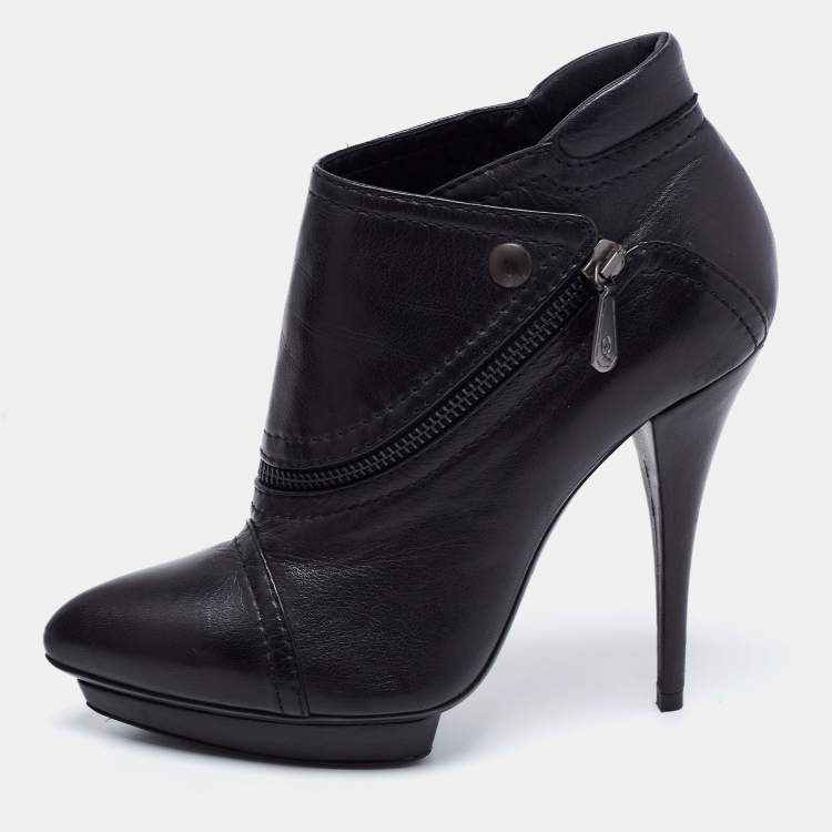 مملوكة مسبقًا Alexander McQueen Black Leather Zipper Detail Ankle Booties Size 38