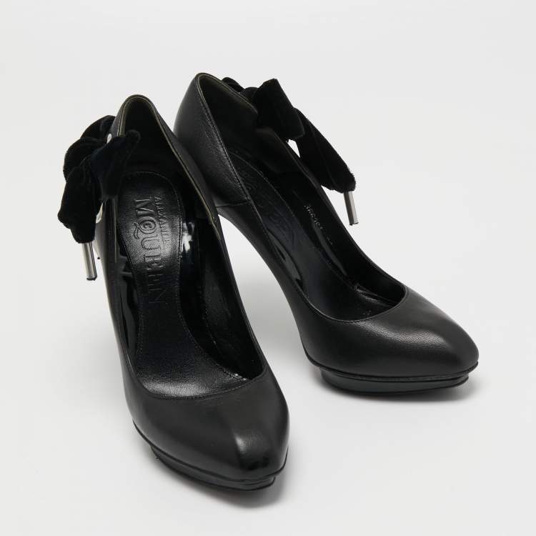 Pre Owned Alexander McQueen Black Leather Platform Pumps Size 36