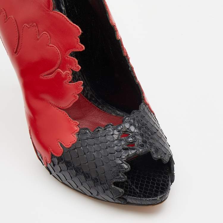 مملوكة مسبقًا Alexander McQueen Red/Black Python and Leather Kimono Flower Booties Size 38.5