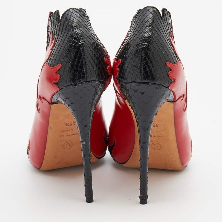 مملوكة مسبقًا Alexander McQueen Red/Black Python and Leather Kimono Flower Booties Size 38.5