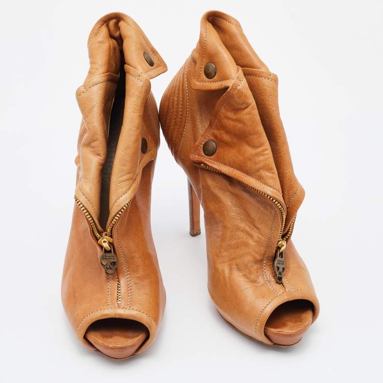 Pre Owned Alexander McQueen Brown Leather Faithful Skull Peep Toe Platform Booties Size 38.5