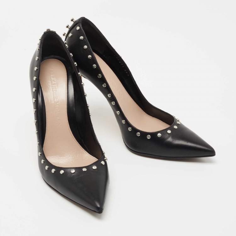 Pre Owned Alexander McQueen Black Leather Studded Pointed Toe Pumps Size 39.5