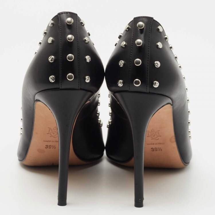 Pre Owned Alexander McQueen Black Leather Studded Pointed Toe Pumps Size 39.5