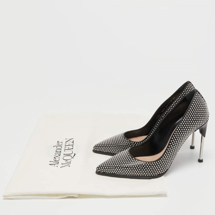 Pre Owned Alexander McQueen Black Leather Studded Pumps Size 37
