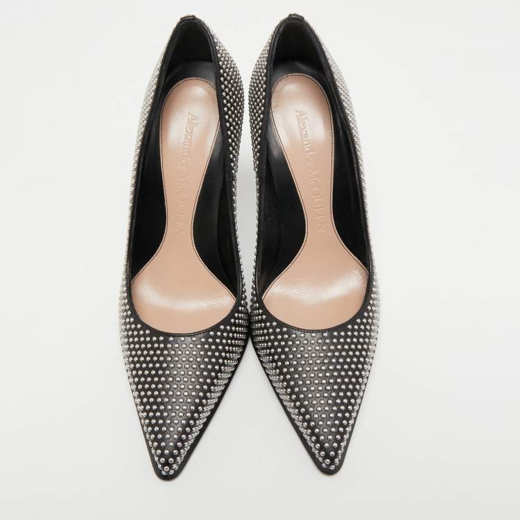 Pre Owned Alexander McQueen Black Leather Studded Pumps Size 37