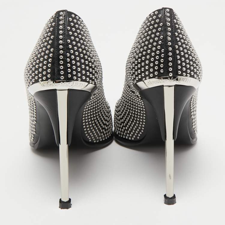 Pre Owned Alexander McQueen Black Leather Studded Pumps Size 37