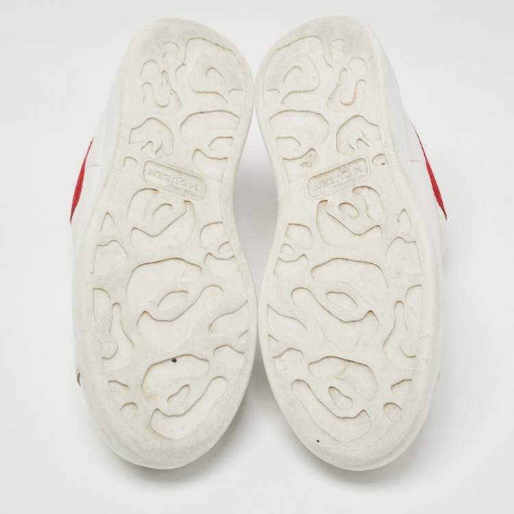 مملوكة مسبقًا Alexander McQueen White Leather Oversized Sneakers Size 37.5