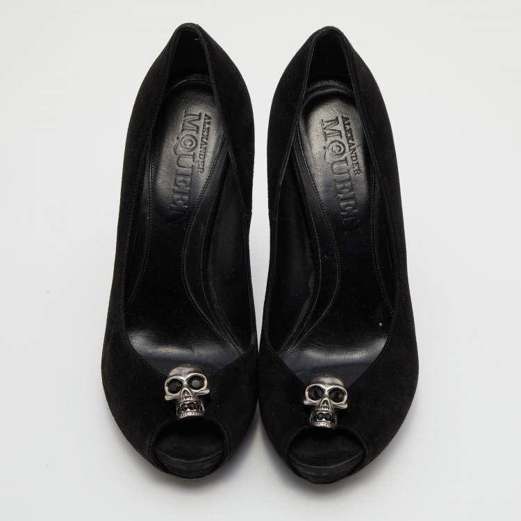 Pre Owned Alexander McQueen Black Suede Skull Peep Toe Pumps Size 38.5