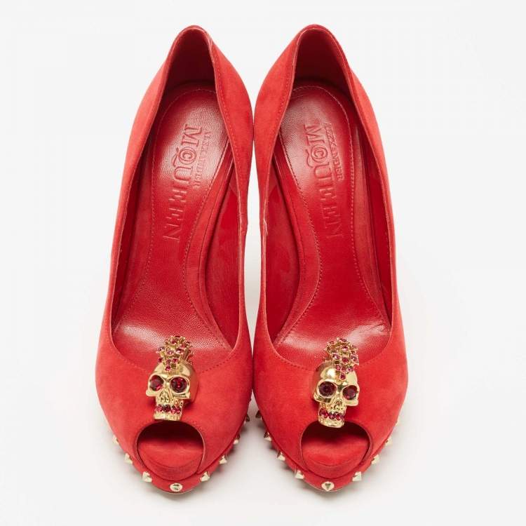 Pre Owned Alexander McQueen Red Suede Skull  Embellished Peep Toe  Pumps Size 37